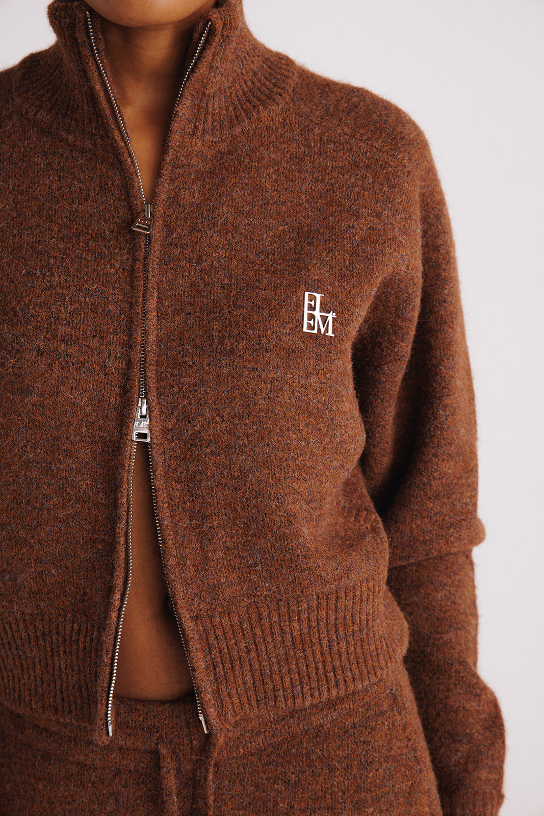 the essential knit zip